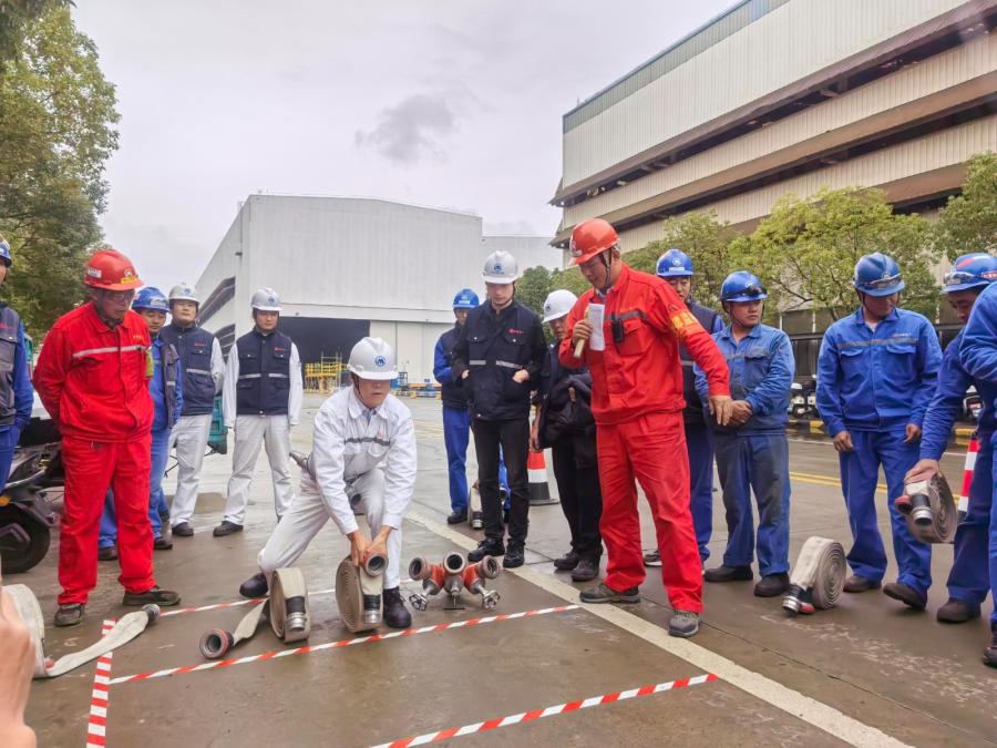 1699864062215803rSmC.jpg 消防比赛1.jpg